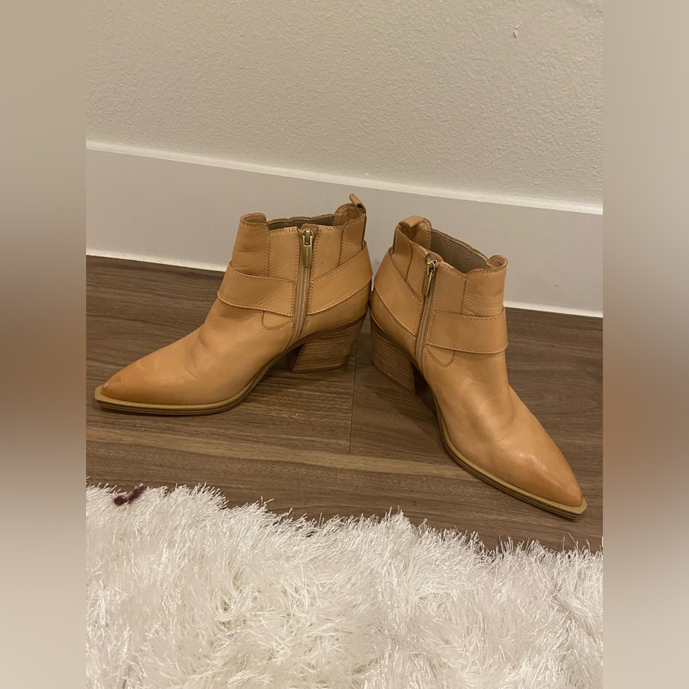 Vince Camuto Berindal Bootie Tan Leather Ankle Boots - Picture 3 of 5
